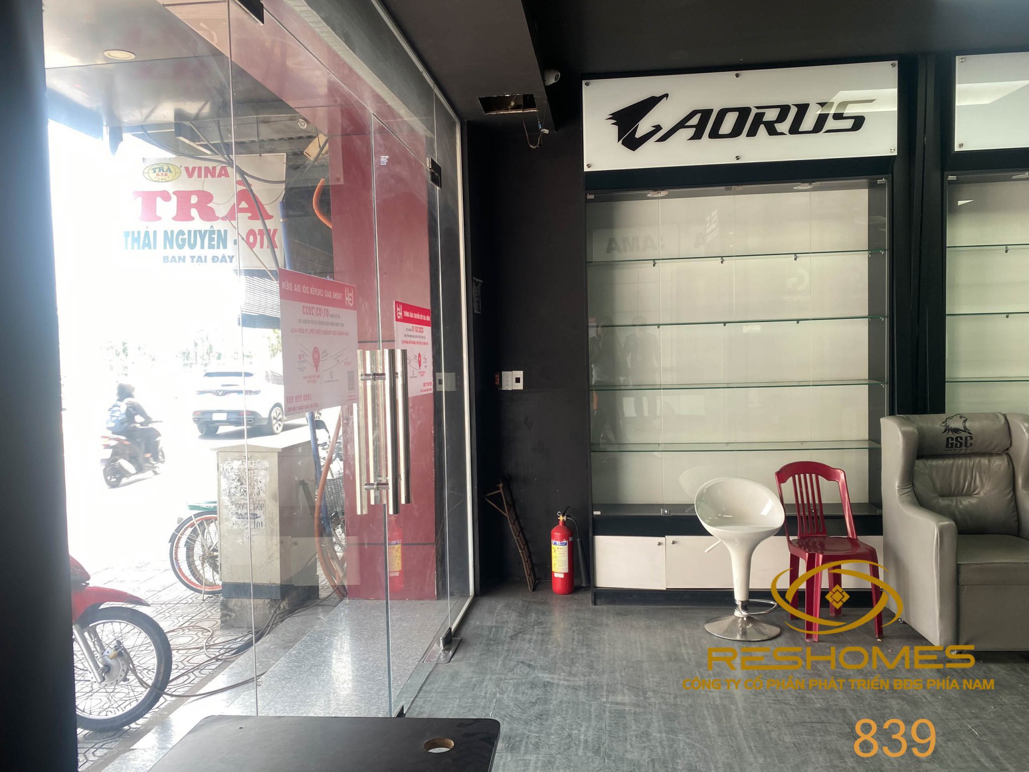 Cho thuê mặt bằng nguyên căn 1 trệt 2 lầu 160 m2 đường Đồng Khởi tiện mở shop